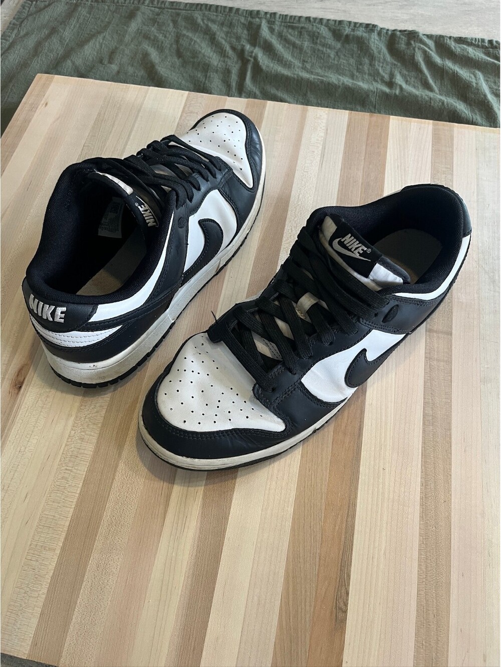Nike Men's black and white low top sneakers